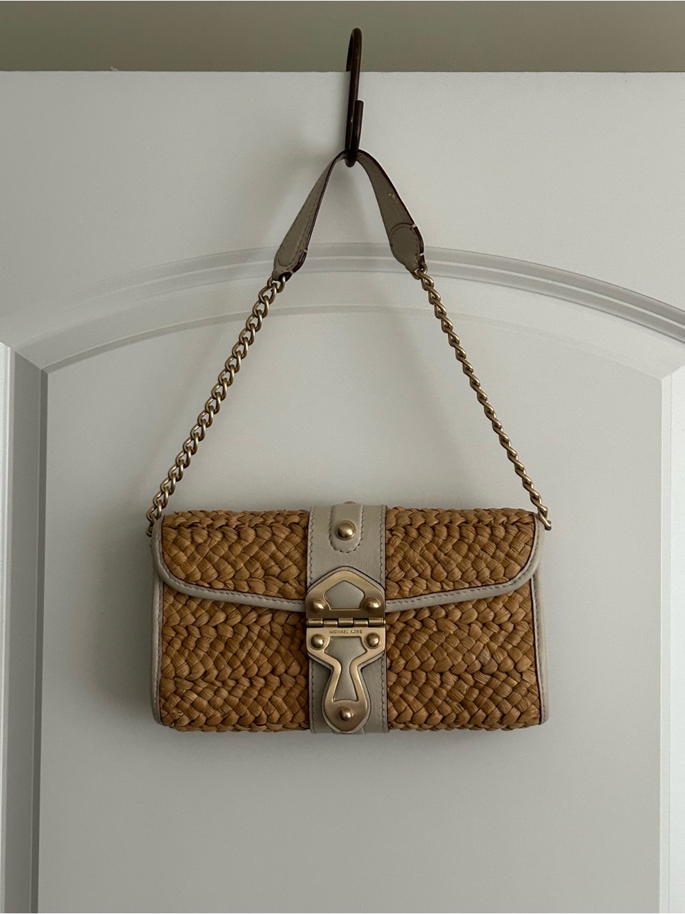 NWOT Micheal Kors Woven Straw Santori Small Shoulder Bag with Gold Chain - Tan